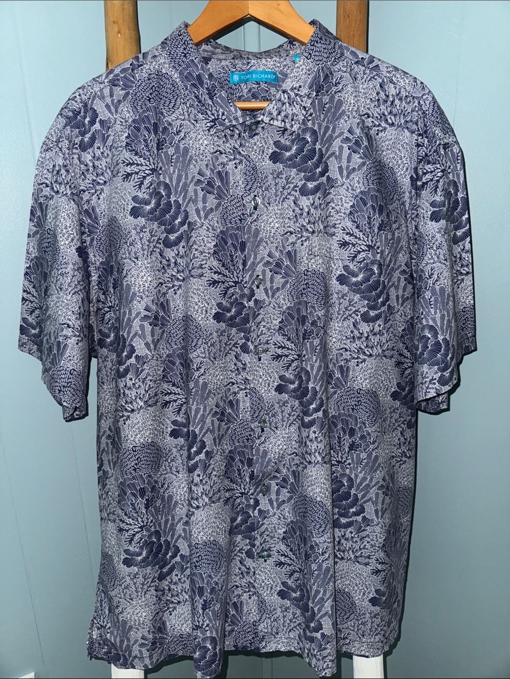 Tori Richard Men's “Good Reef” 100% Cotton Lawn Button-Down Short Sleeve Shirt